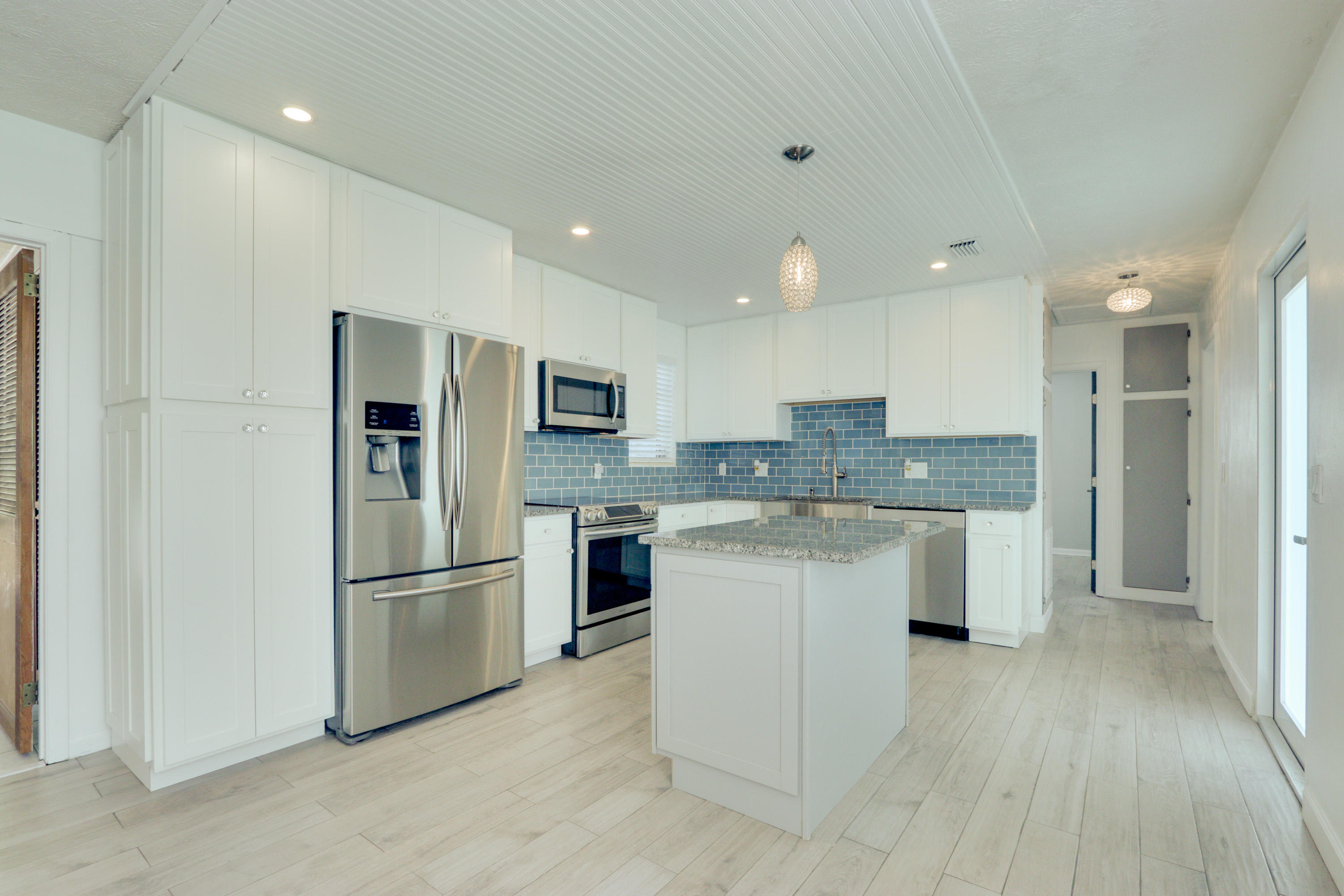 336 Mid Pines Road Palm Springs, FL 33461 - Photo 9 of 40 Kitchen