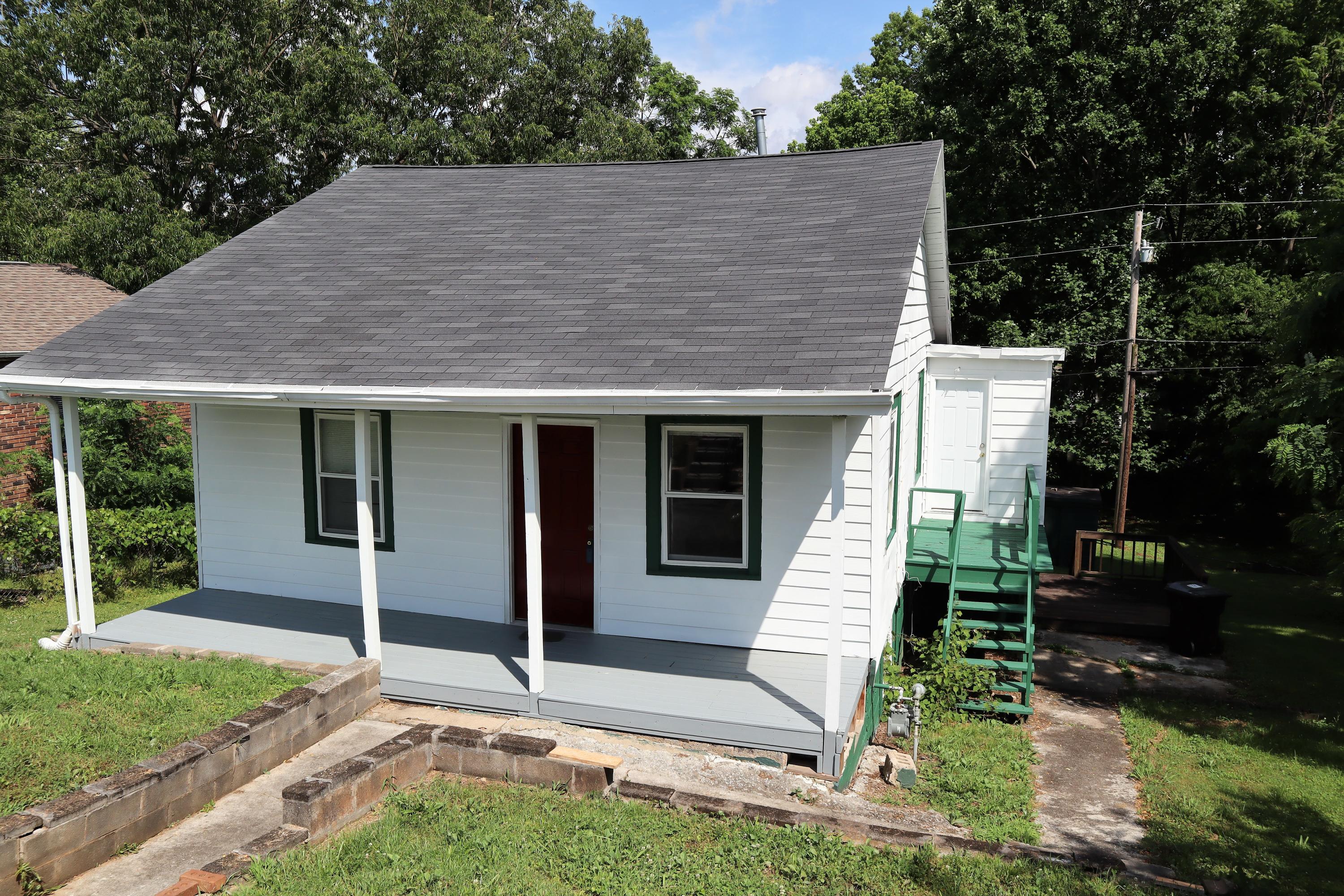 320 East Bell Street Alcoa, TN 37701 - Photo 2 of 12 IMG_0006 (2)