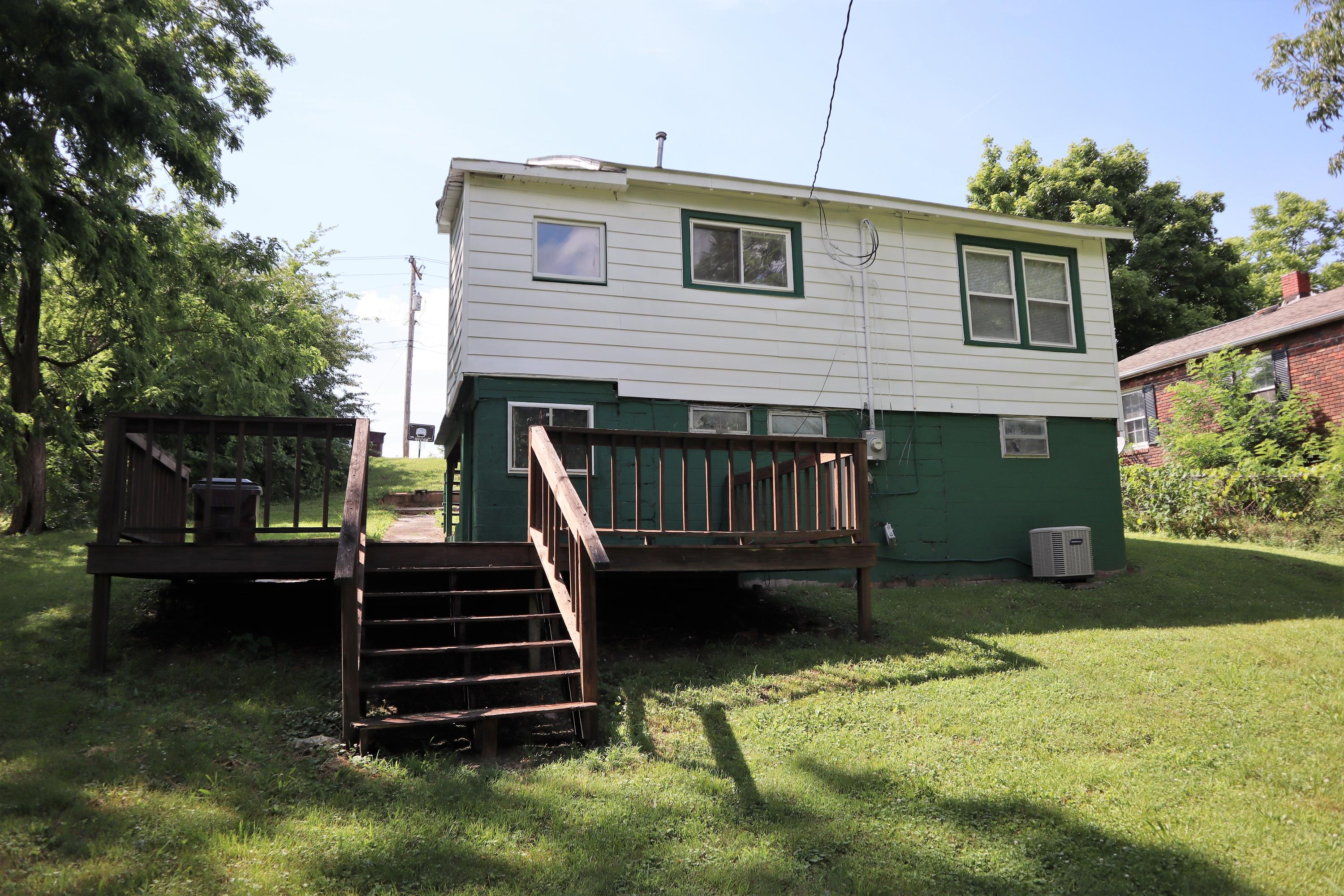 320 East Bell Street Alcoa, TN 37701 - Photo 3 of 12 IMG_0010
