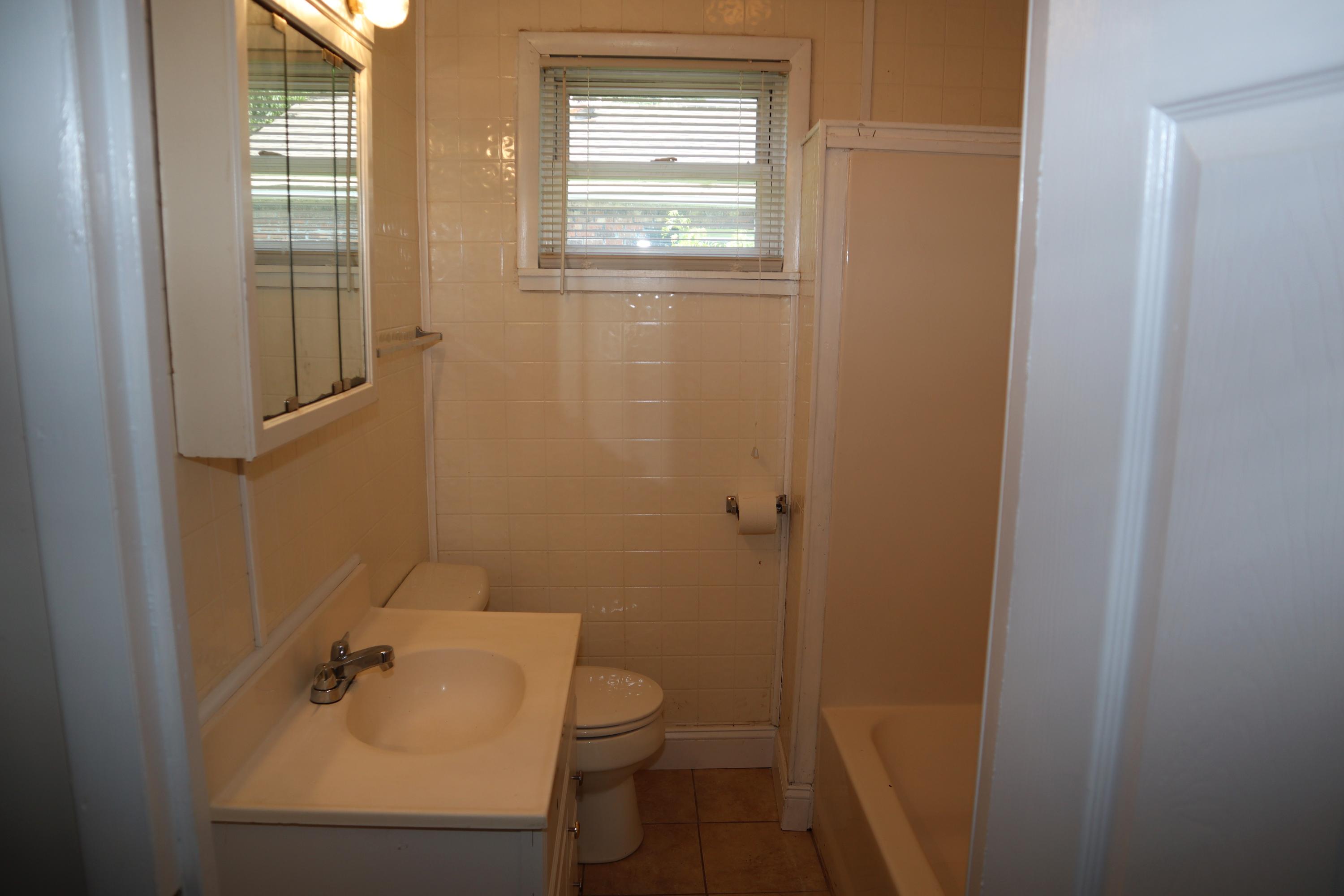 320 East Bell Street Alcoa, TN 37701 - Photo 9 of 12 IMG_0025