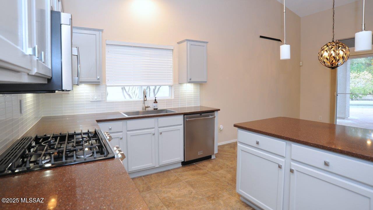 63300 East Flower Ridge Drive Tucson, AZ 85739 - Photo 9 of 32