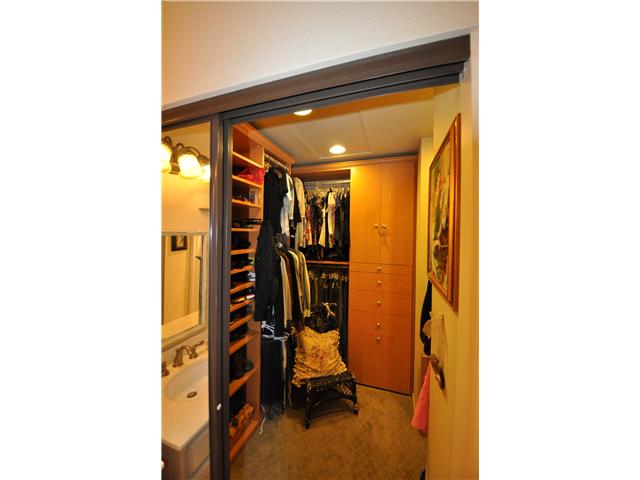 13319 Kibbings Road San Diego, CA 92130 - Photo 6 of 14 MBR closet