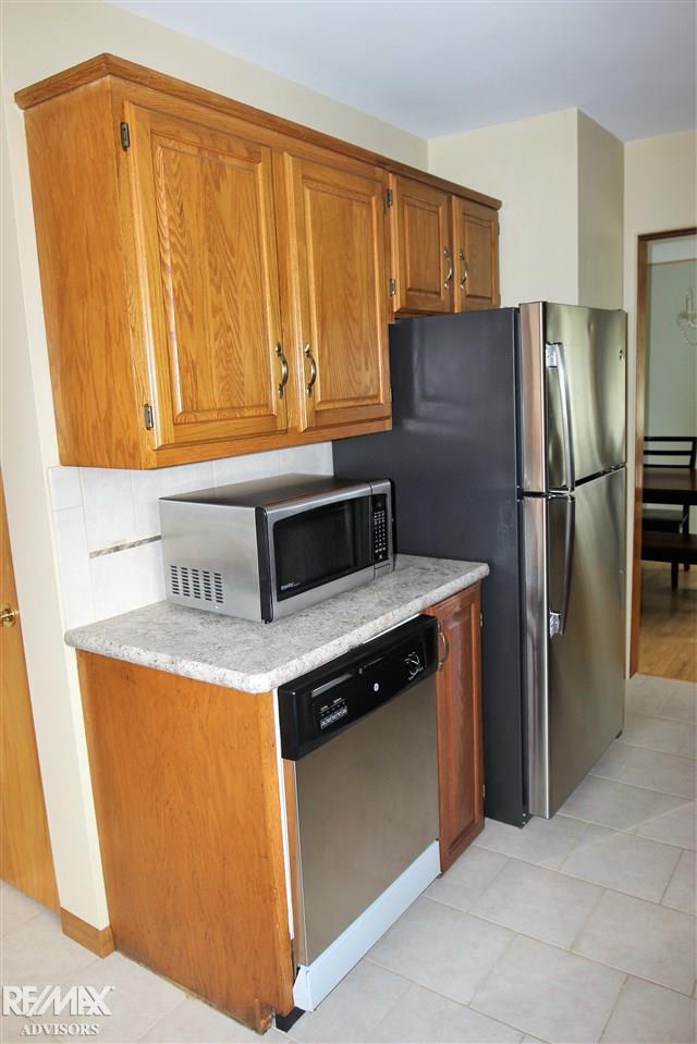 20196 Armada Ridge Road Armada, MI 48005 - Photo 9 of 55 50022422-8.JPG