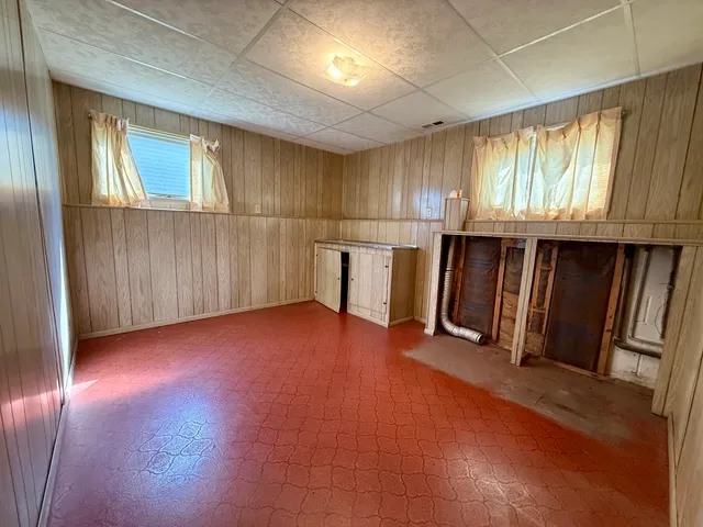 a bathroom with a toilet