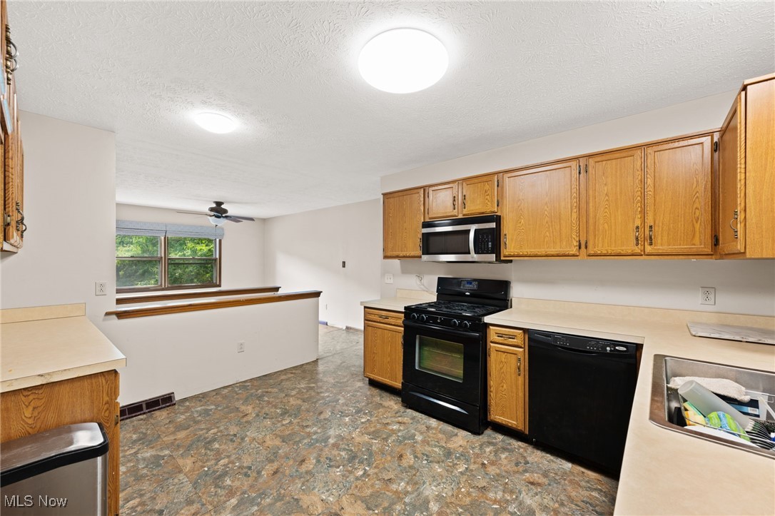 10884 Tibbetts Road Willoughby, OH 44094 - Photo 15 of 37 Gallery Image 15