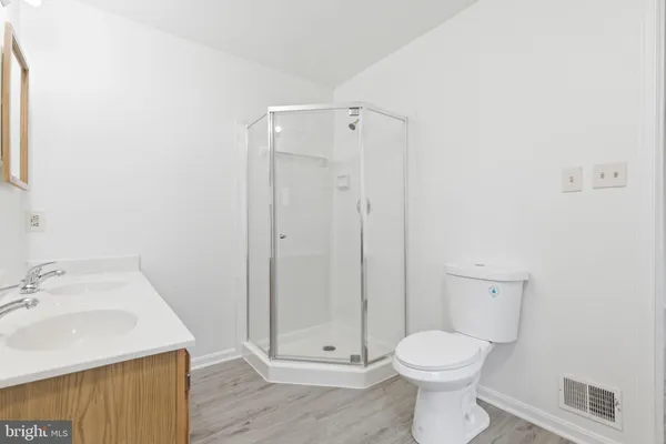 $589,999 | 6126 Old Brentford Court, Alexandria, VA 22310