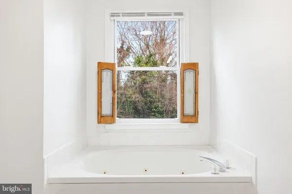 $589,999 | 6126 Old Brentford Court, Alexandria, VA 22310