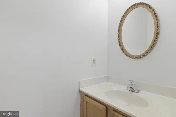 $589,999 | 6126 Old Brentford Court, Alexandria, VA 22310