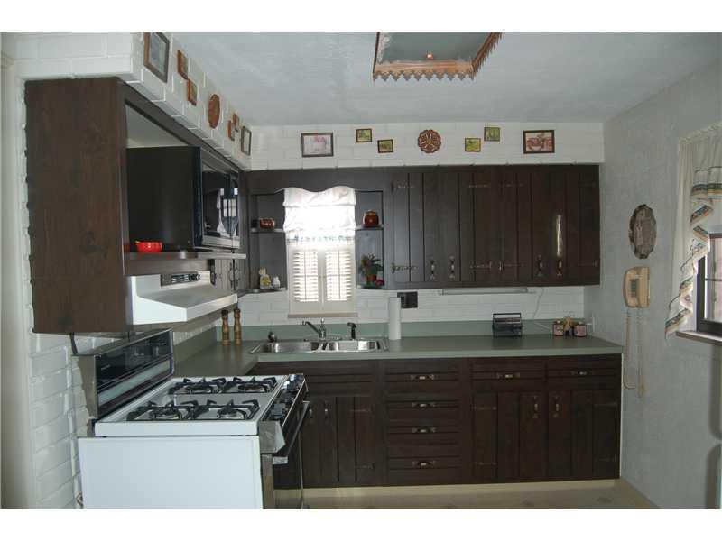 1816 Greentree Road Pittsburgh, PA 15220 - Photo 8 of 25 Kitchen.