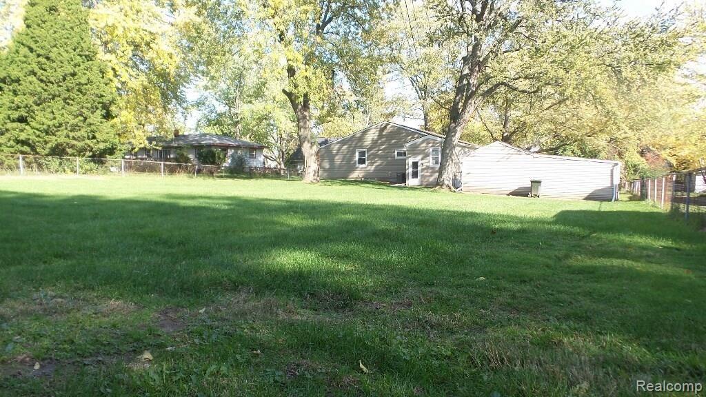 2864 St Clair Drive Rochester Hills, MI 48309 - Photo 20 of 21