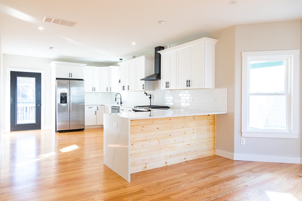 130 Circuit Road, Unit 2 Winthrop, MA 02152 - Photo 1 of 38 Gallery Image 1