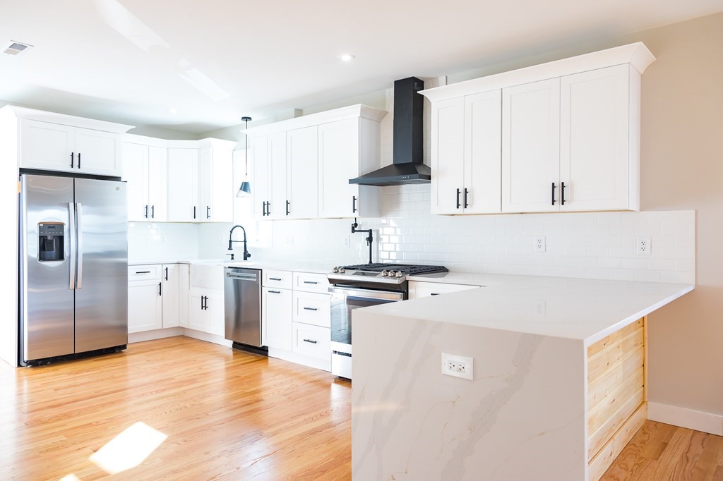 130 Circuit Road, Unit 2 Winthrop, MA 02152 - Photo 2 of 38 Gallery Image 2
