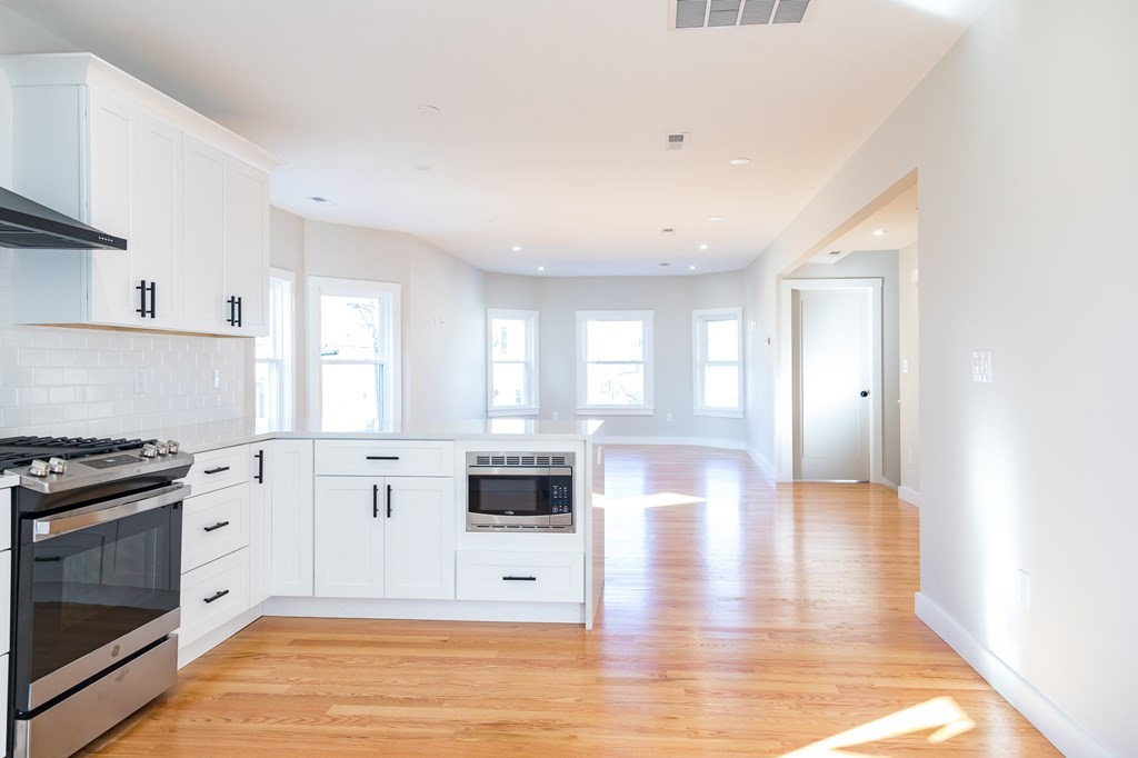 130 Circuit Road, Unit 2 Winthrop, MA 02152 - Photo 6 of 38 Gallery Image 6