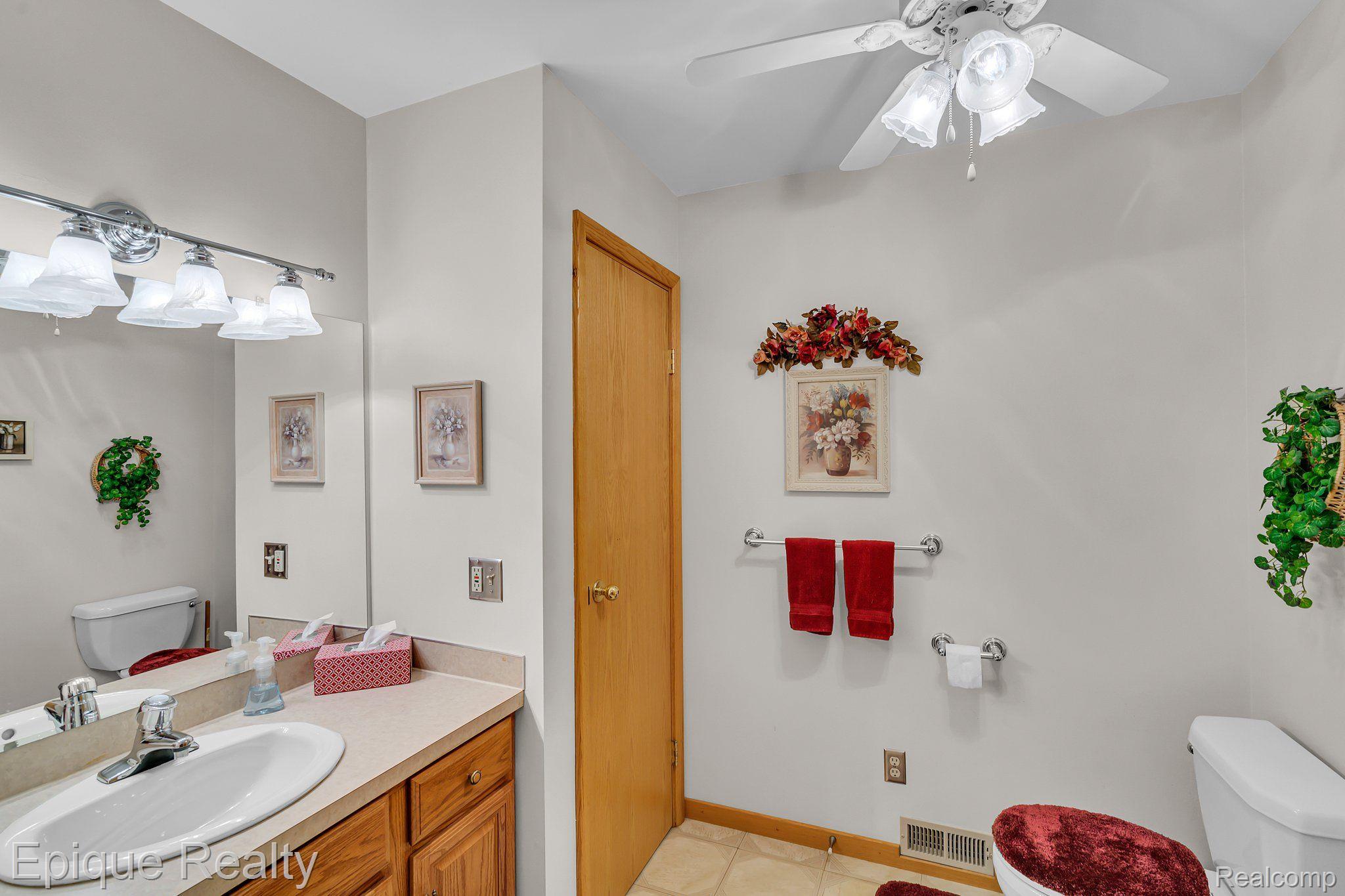 3240 Curtis Road Birch Run, MI 48415 - Photo 19 of 25 Main Bath