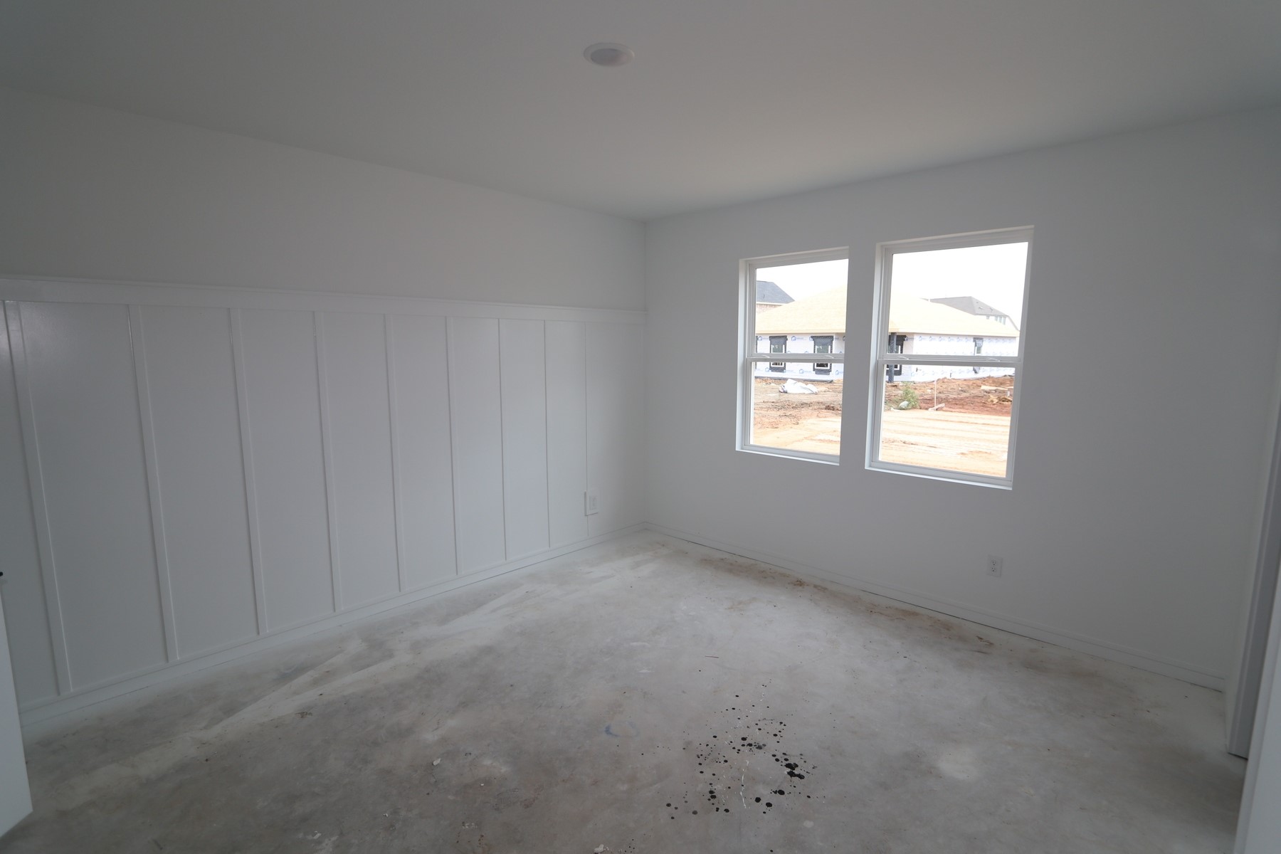 7923 Jade Crest Drive Angleton, TX 77515 - Photo 5 of 29 a view of an empty room with a window