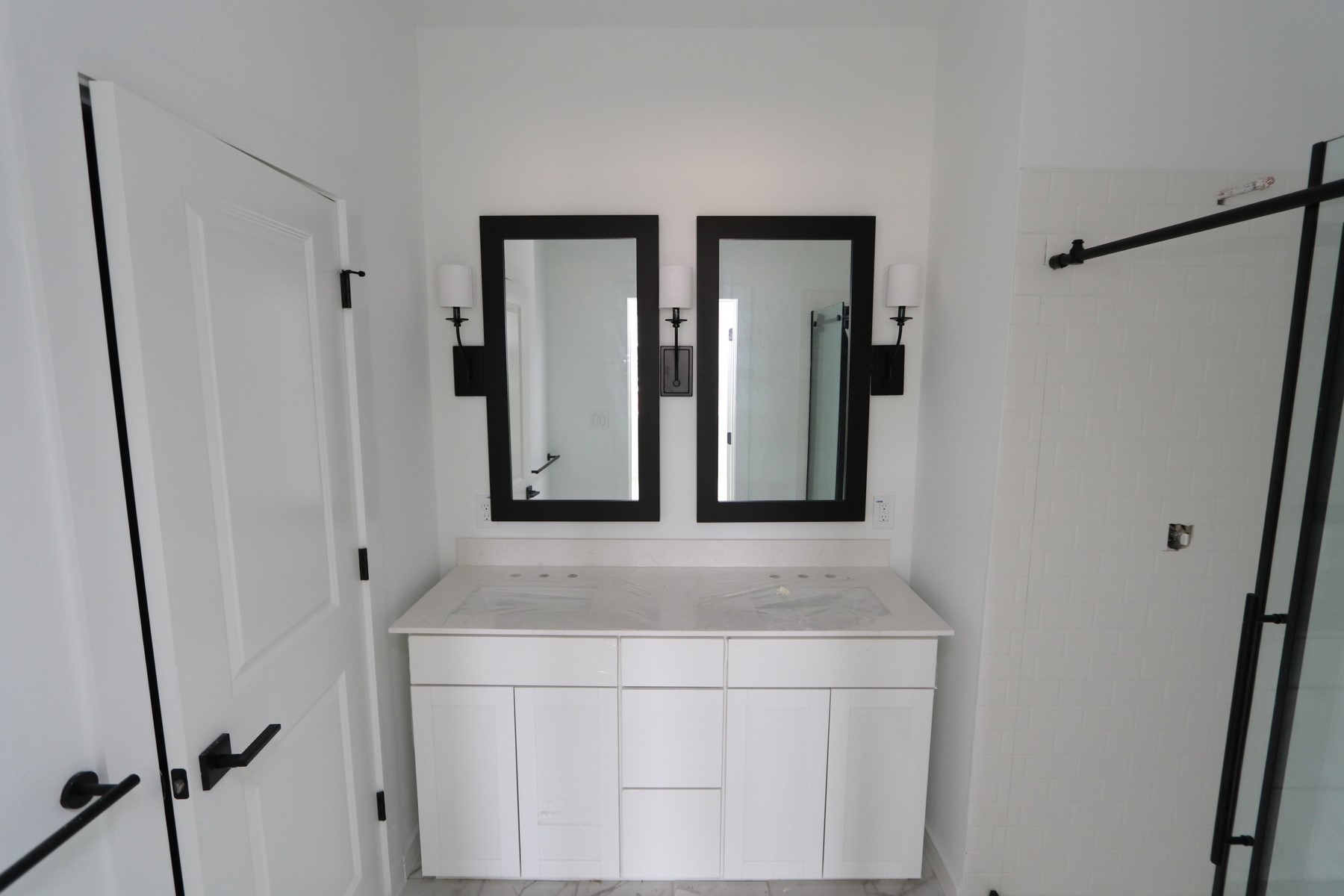 7923 Jade Crest Drive Angleton, TX 77515 - Photo 6 of 29 a view of an entryway with wooden floor