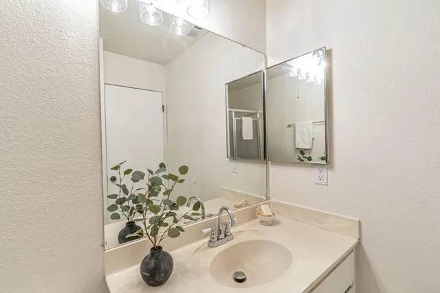 $640,000 | 5386 Borneo Circle, San Jose, CA 95123