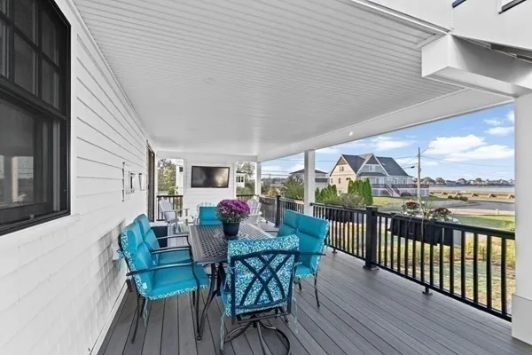 $1,599,000 | 5 Vernon Avenue, Hull, MA 02045