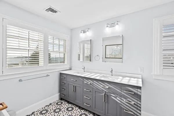 $1,599,000 | 5 Vernon Avenue, Hull, MA 02045