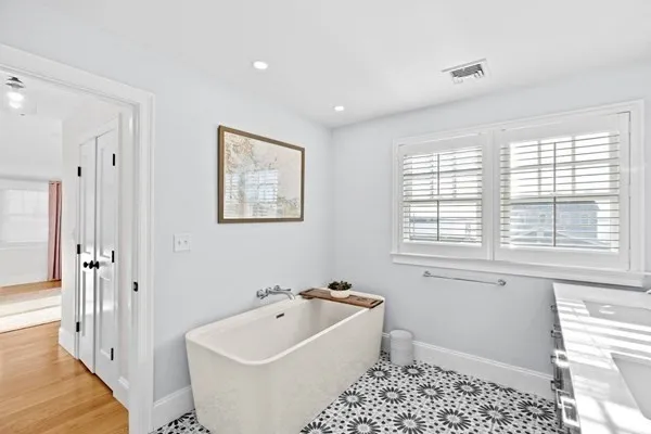 $1,599,000 | 5 Vernon Avenue, Hull, MA 02045