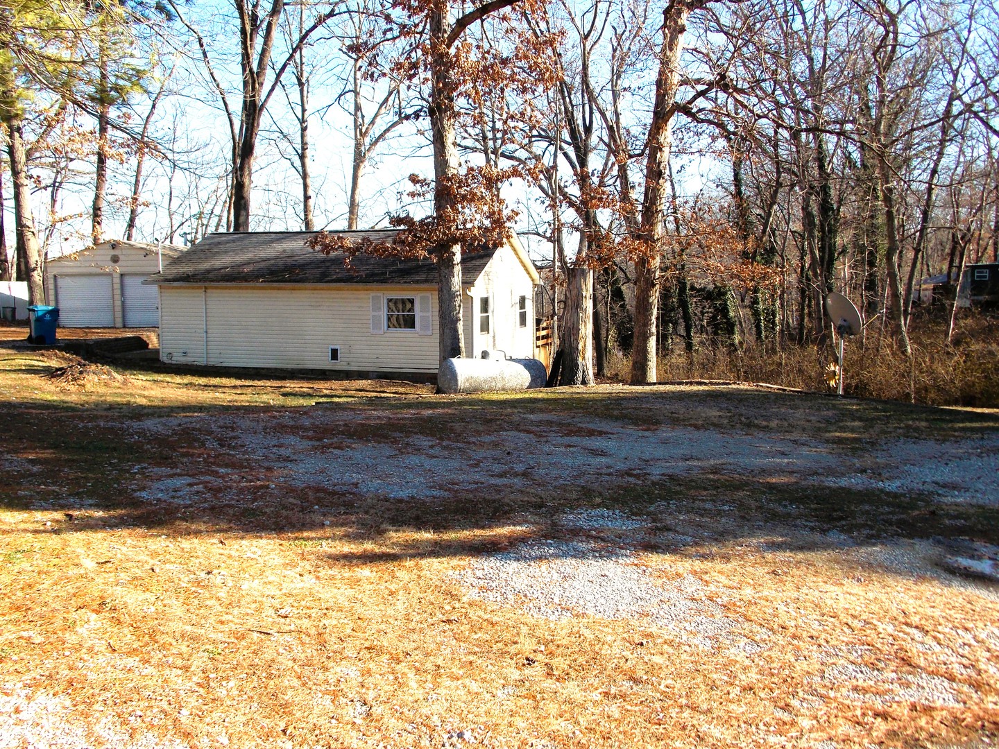1648 Moonglow Road Centralia, IL 62801 - Photo 1 of 22 a view of outdoor space yard and swimming pool
