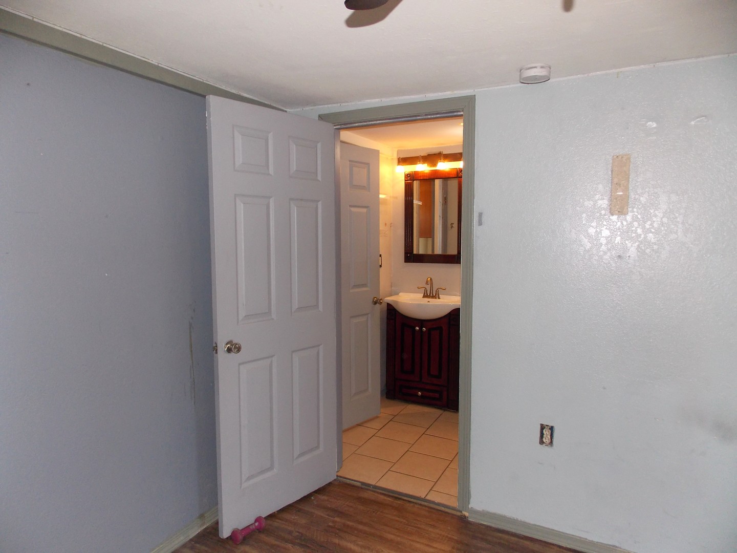 1648 Moonglow Road Centralia, IL 62801 - Photo 14 of 22 a bathroom with a toilet and a sink