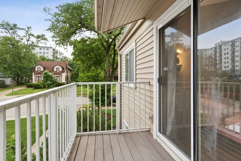 $269,900 | 43 Orchard Terrace, Unit 3, Lombard, IL 60148