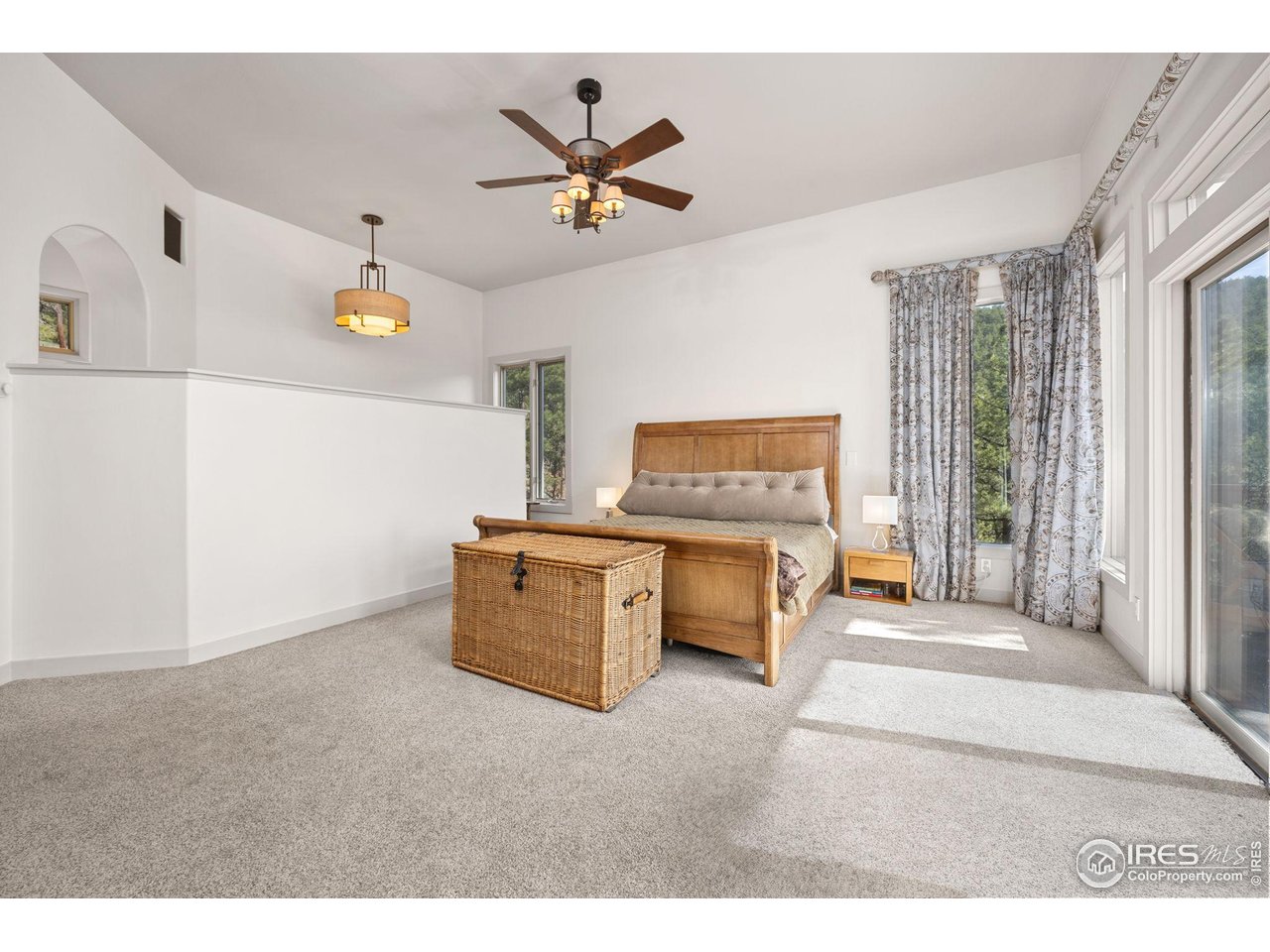 524 Cutter Lane Boulder, CO 80302 - Photo 20 of 49 a living room with furniture