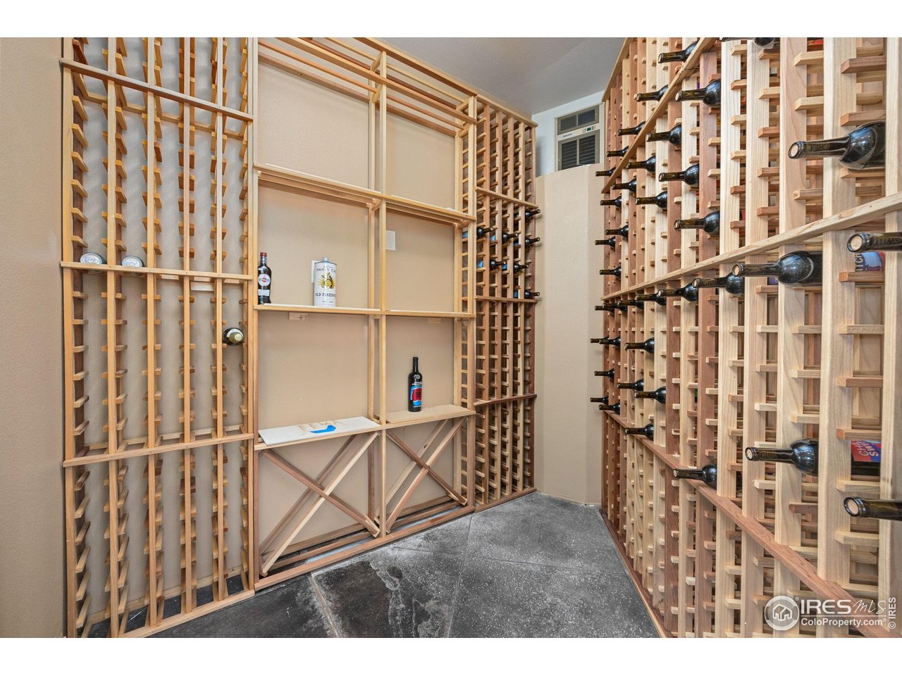 524 Cutter Lane Boulder, CO 80302 - Photo 33 of 49 a view of entryway with wooden floor