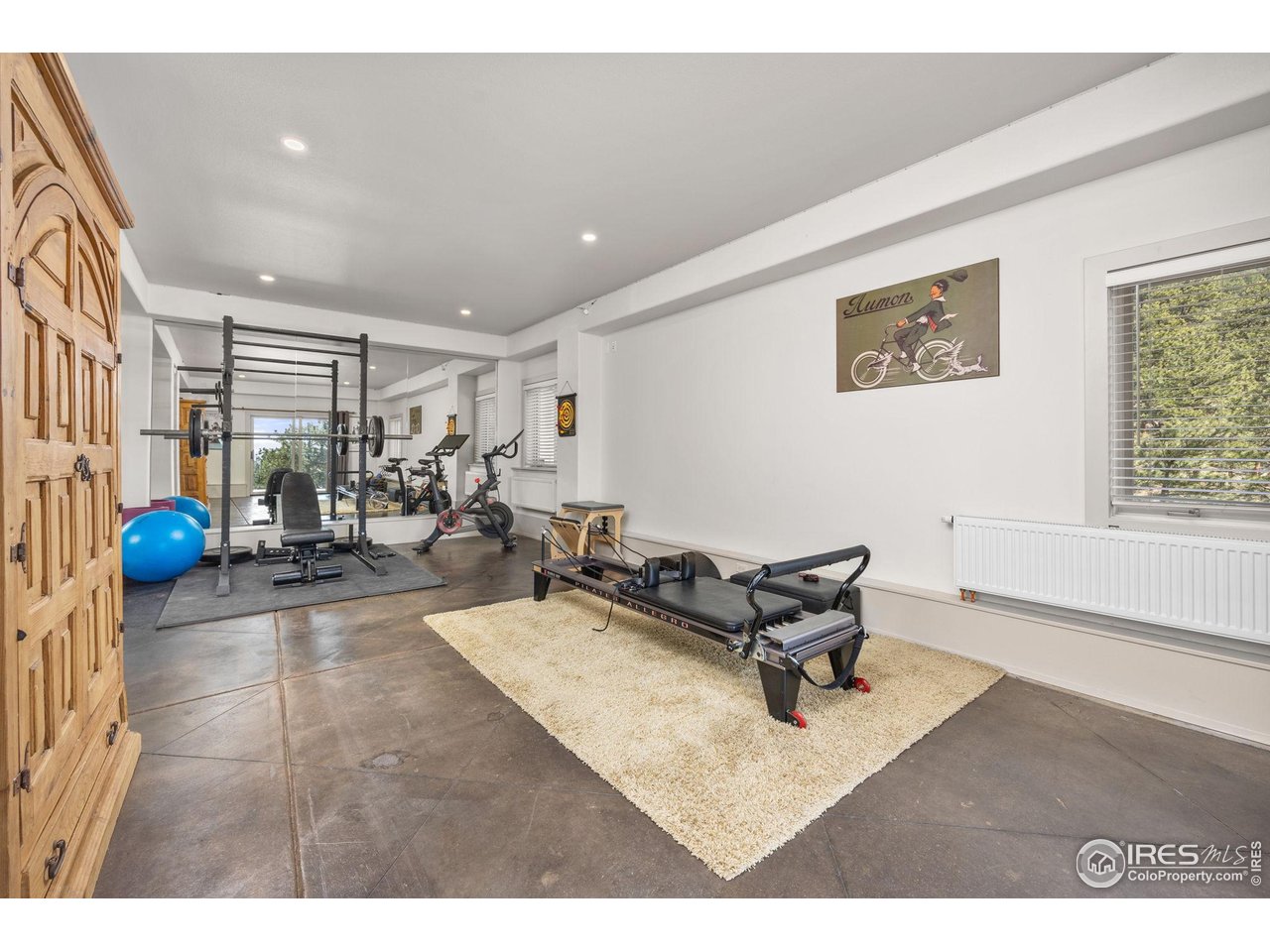 524 Cutter Lane Boulder, CO 80302 - Photo 35 of 49 a living room with furniture and a window