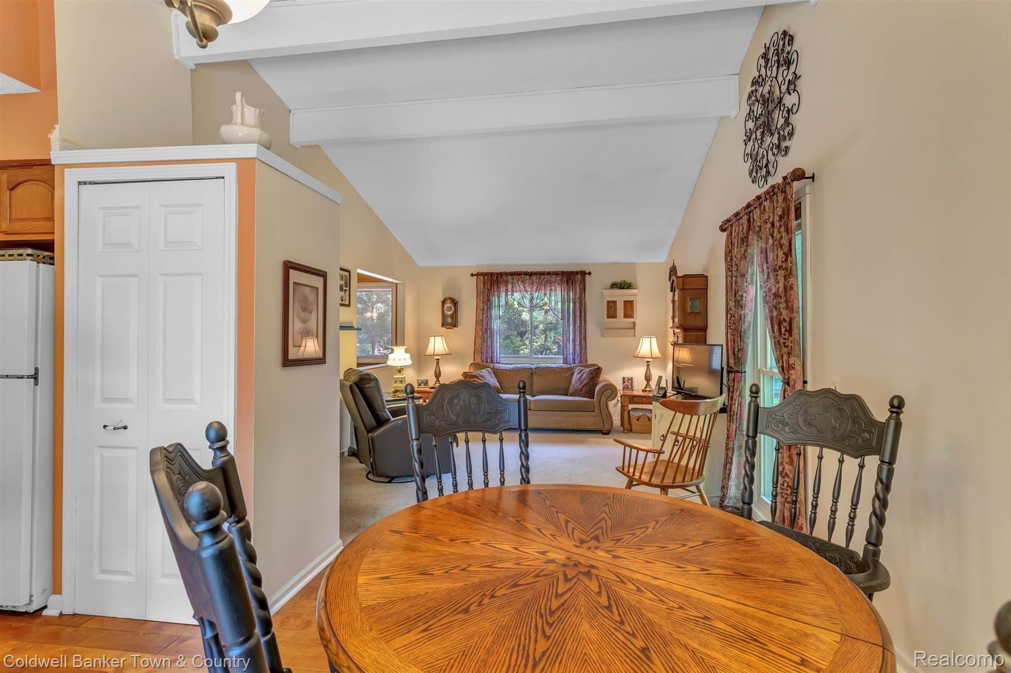 2815 West Commerce Road Milford, MI 48380 - Photo 15 of 43 Dining Room view to Great Room