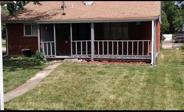 $2,100 | 2800 South 10th Avenue, Broadview, IL 60155