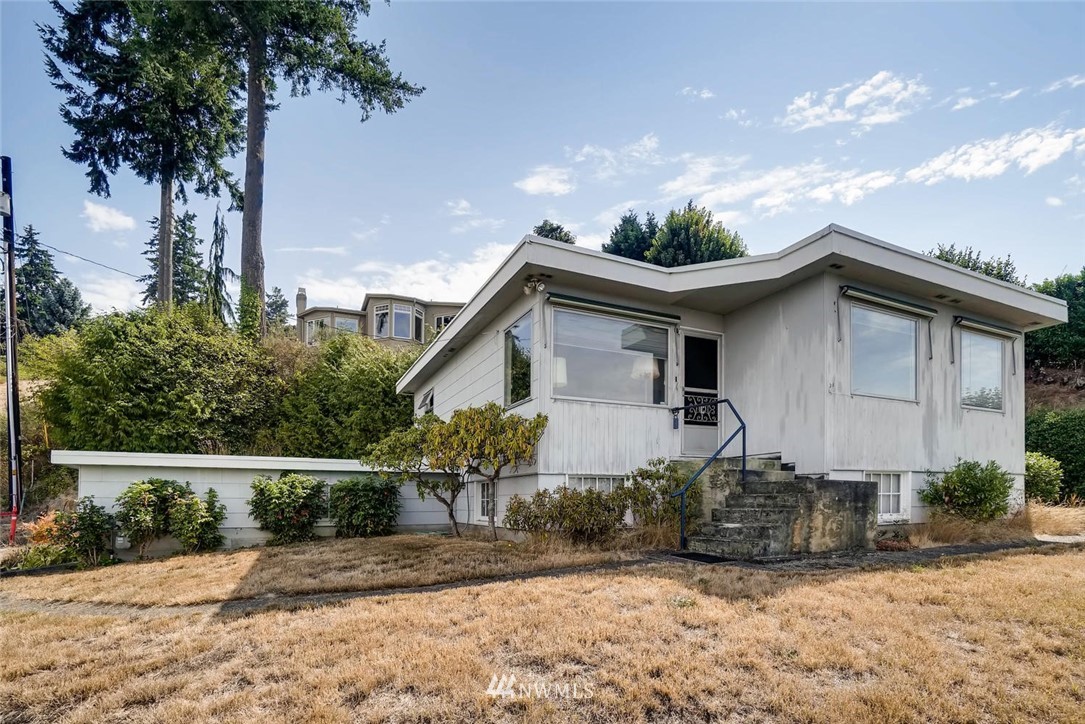 728 Edmonds Street Edmonds, WA 98020 - Photo 1 of 25