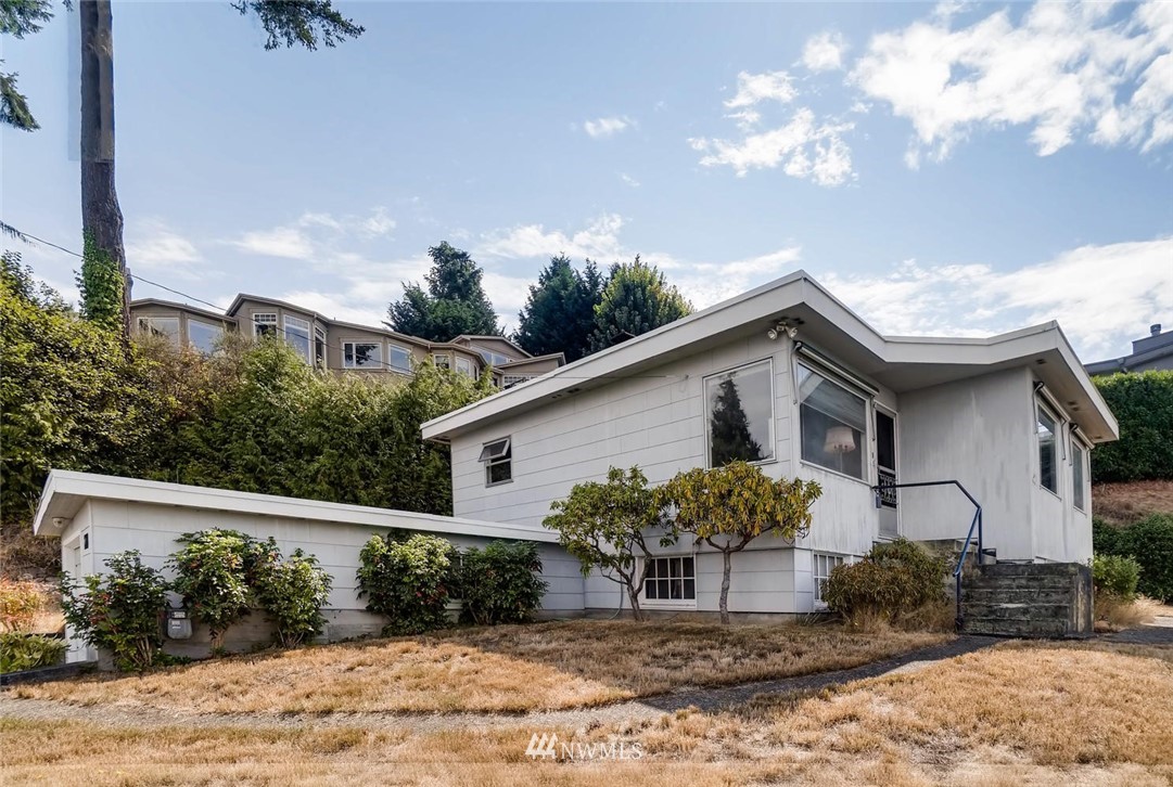 728 Edmonds Street Edmonds, WA 98020 - Photo 2 of 25