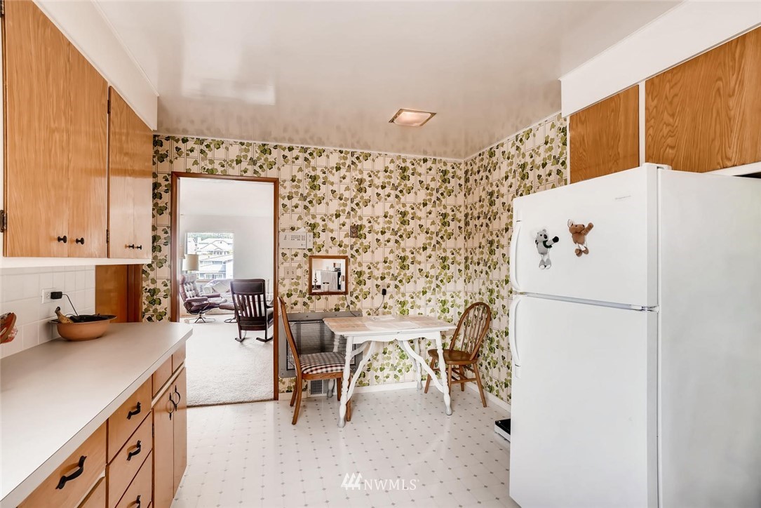 728 Edmonds Street Edmonds, WA 98020 - Photo 14 of 25