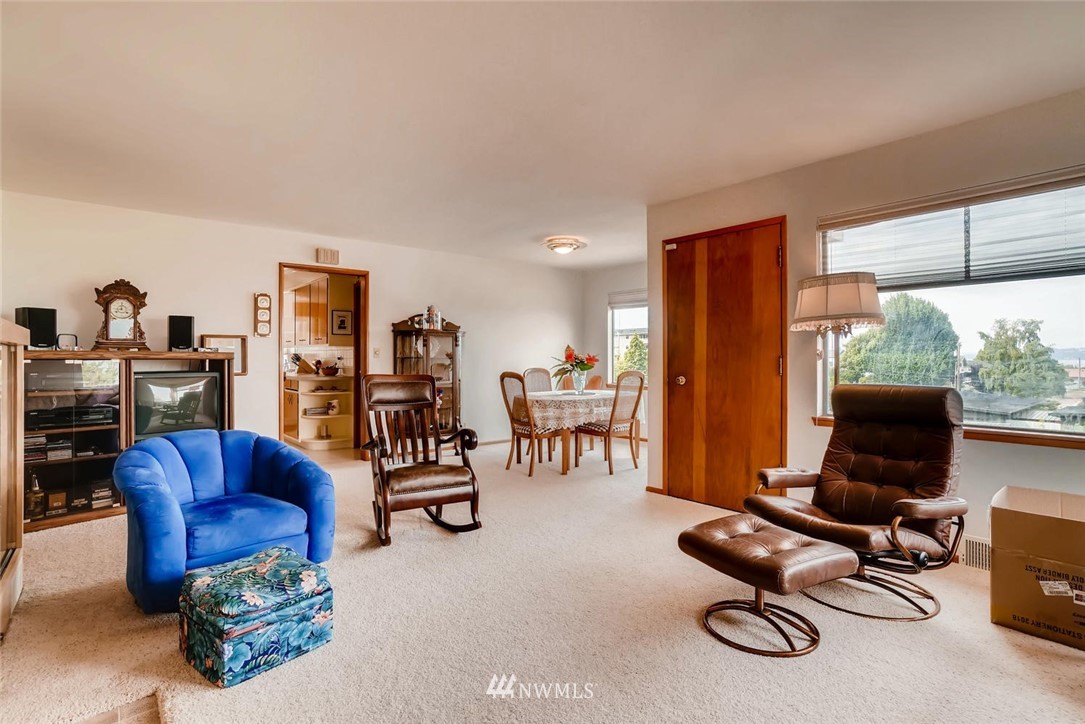 728 Edmonds Street Edmonds, WA 98020 - Photo 8 of 25