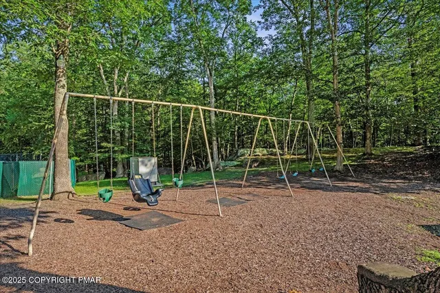 $459,000 | 1119 Kensington Drive, East Stroudsburg, PA 18301