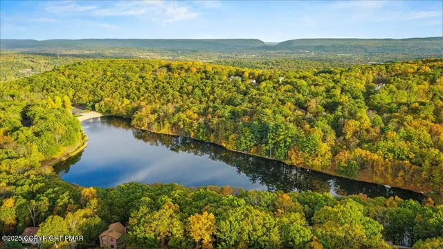 $459,000 | 1119 Kensington Drive, East Stroudsburg, PA 18301