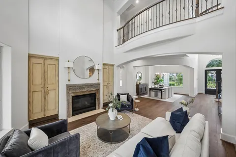 $1,595,000 | 6010 Isla Vista Court, Houston, TX 77041