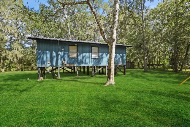 a house view with a outdoor space