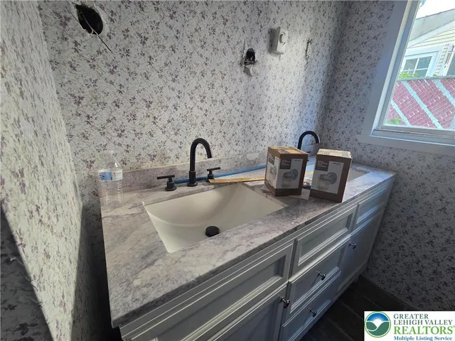 a close view of sink and tap