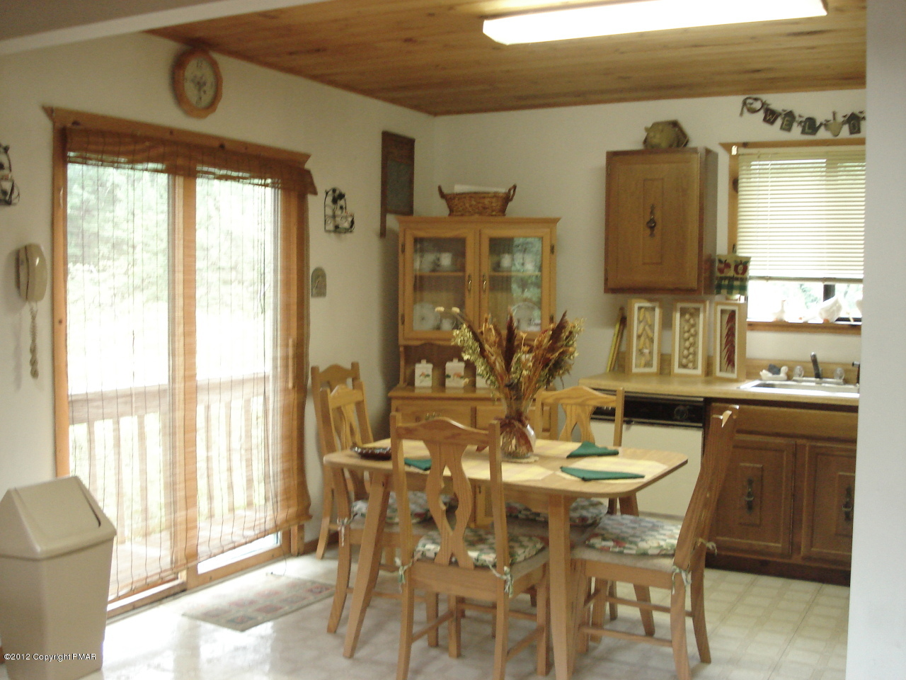 351 Gold Finch Road Bushkill, PA 18324 - Photo 3 of 10 Kitchen view 2
