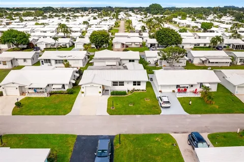 $405,000 | 1001 Southwest 6th Avenue, Boynton Beach, FL 33426