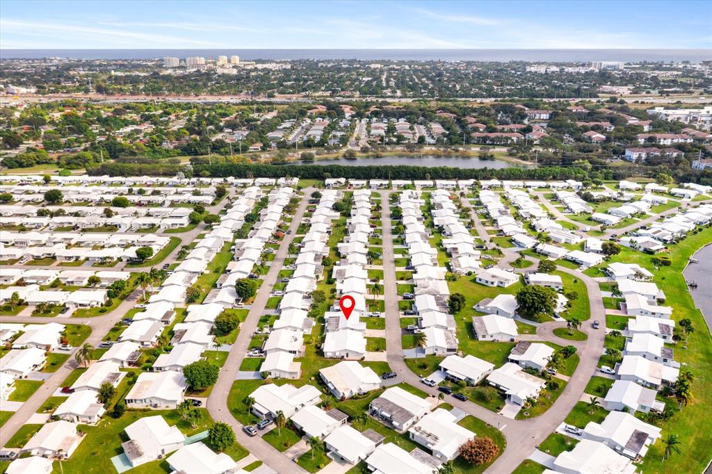 1001 Southwest 6th Avenue Boynton Beach, FL 33426 - Photo 26 of 31 a view of city and mountain