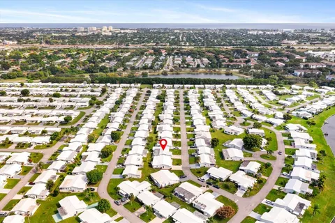 $405,000 | 1001 Southwest 6th Avenue, Boynton Beach, FL 33426