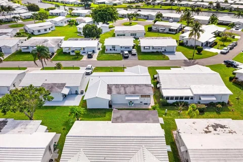 $405,000 | 1001 Southwest 6th Avenue, Boynton Beach, FL 33426