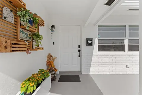 $405,000 | 1001 Southwest 6th Avenue, Boynton Beach, FL 33426