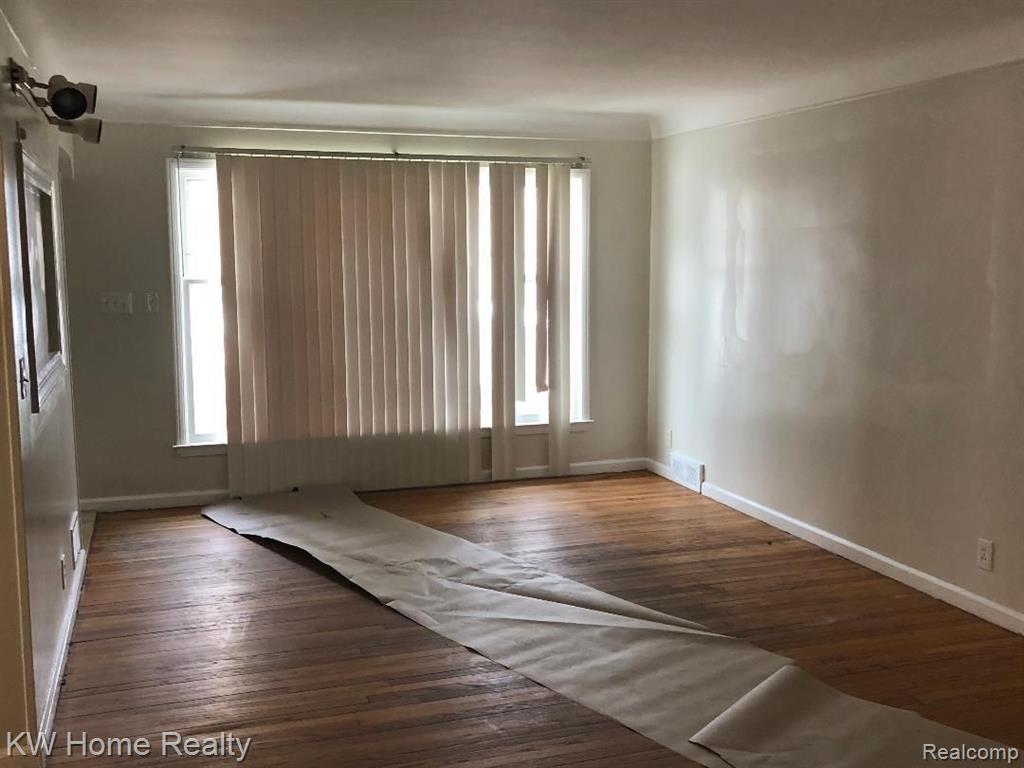 21722 Greenview Road Southfield, MI 48075 - Photo 5 of 14