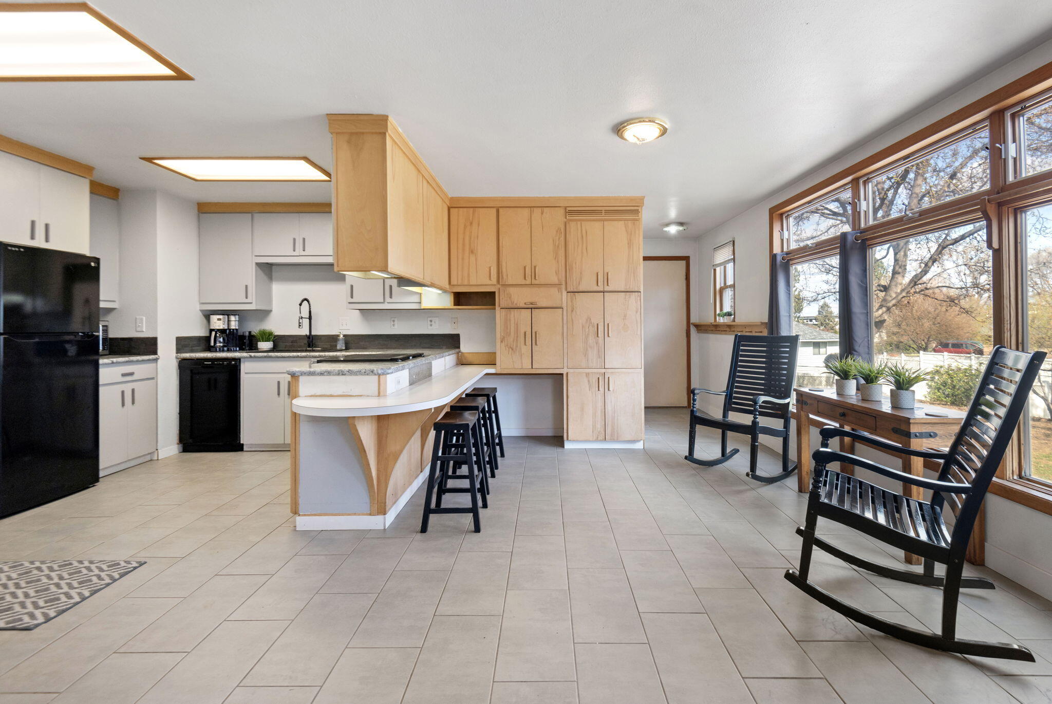 3044 Southwest Meadow Lane Redmond, OR 97756 - Photo 5 of 22