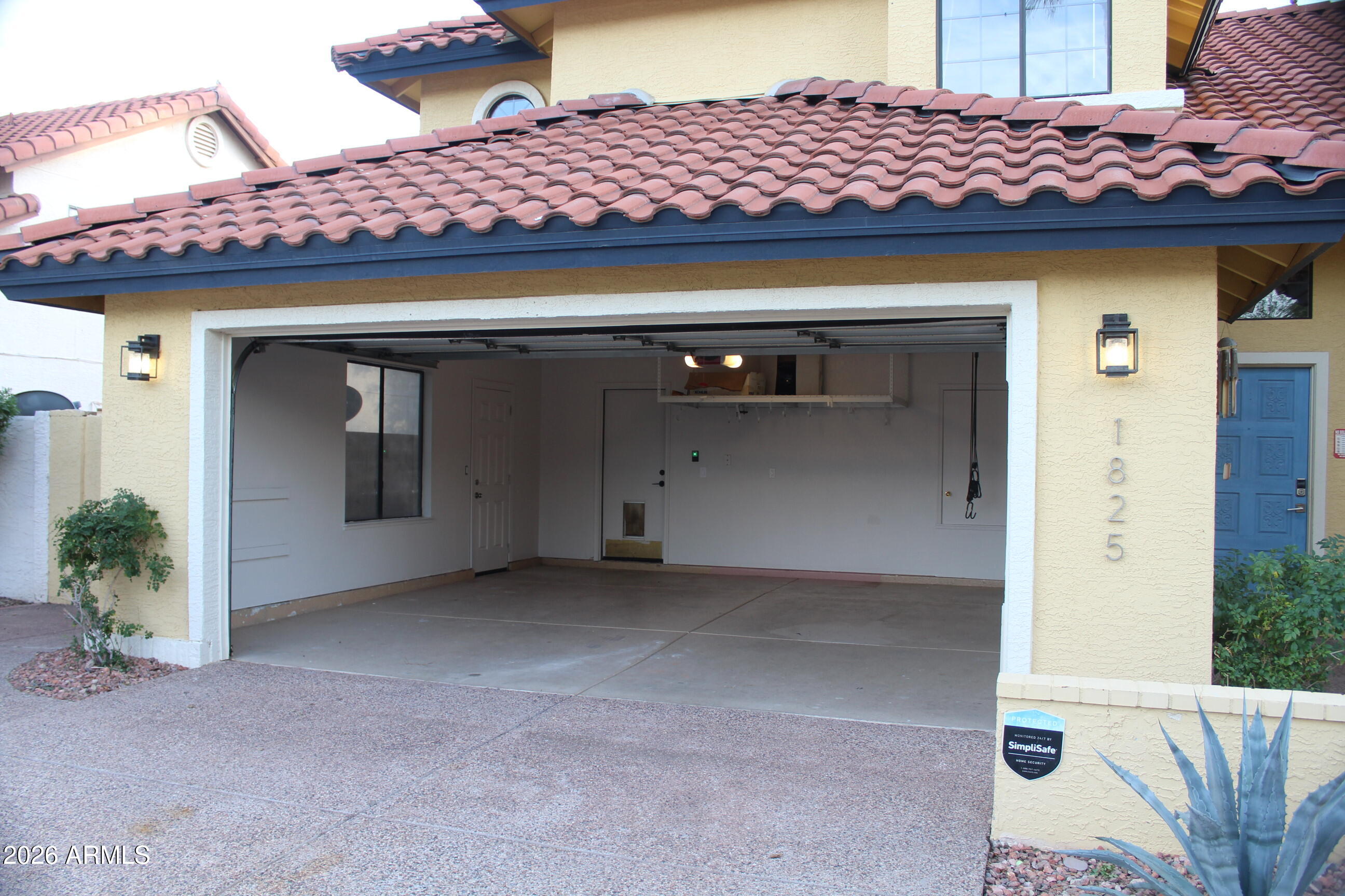 1825 East Redfield Road Phoenix, AZ 85022 - Photo 3 of 44 IMG_5439